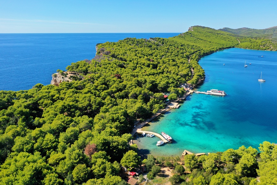 Pianificando una vacanza in yacht? Scopri questo itinerario imperdibile di 7 giorni da Sukošan!